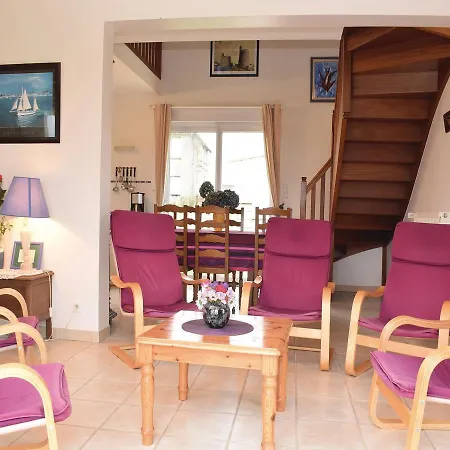 Three-bedroom Holiday In * Quinéville