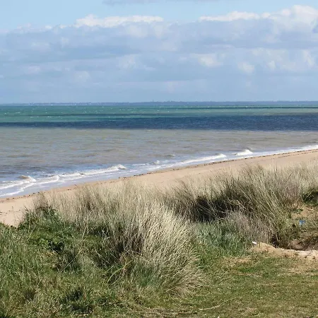 Three-bedroom Holiday In * Quinéville
